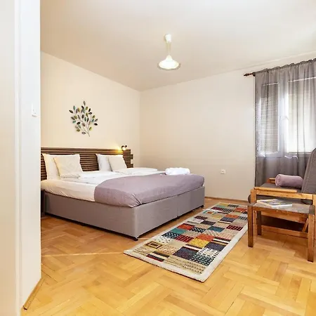 Stancho's House 3br Close To Old Town & Kapana District Apartment