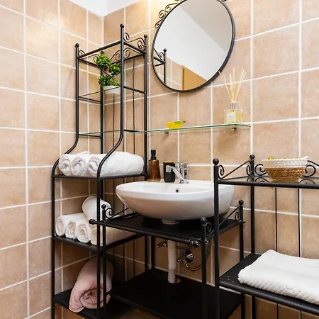 Apartment Stancho's House 3br Close To Old Town & Kapana District