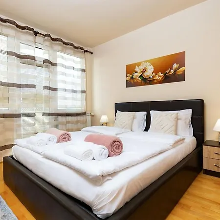 Stancho's House 3br Close To Old Town & Kapana District *