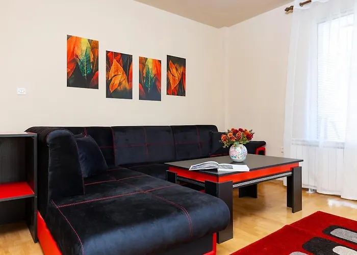 Stancho's House 3br Close To Old Town & Kapana District Lägenhet