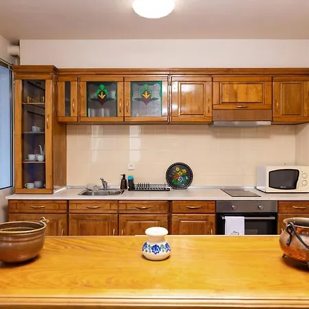 Stancho's House 3br Close To Old Town & Kapana District