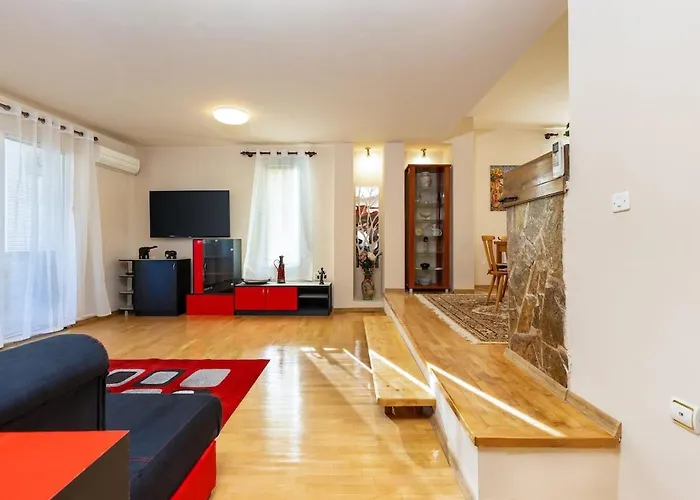 Stancho's House 3br Close To Old Town & Kapana District 公寓 *